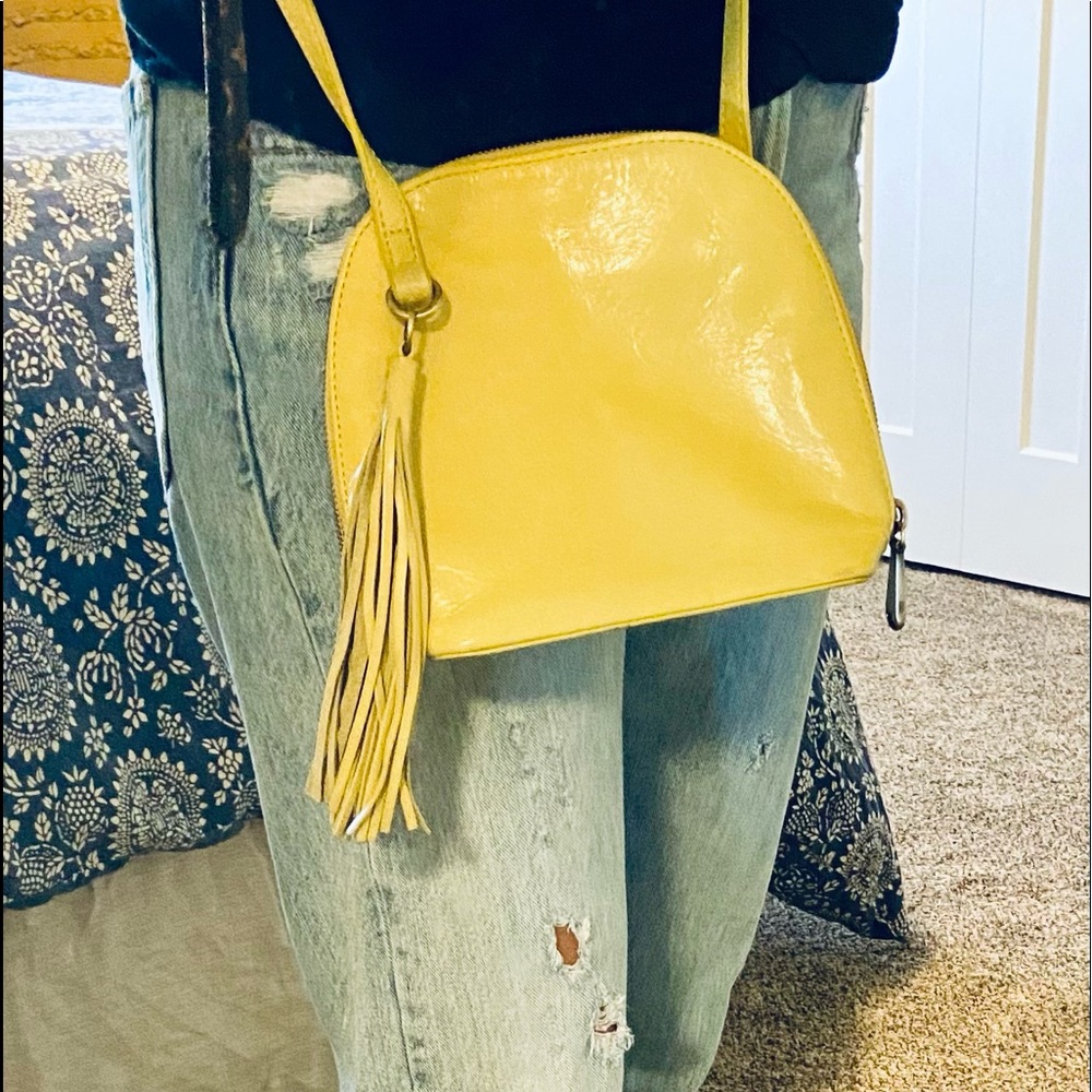 HOBO- Darling little mustard colored crossbody. Approximately 7x8 💛